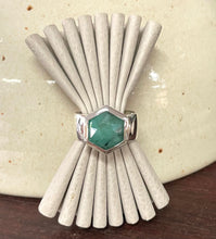 Load image into Gallery viewer, Emerald Forrest Ring Ai