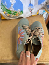 Load image into Gallery viewer, Blossom Sneakers