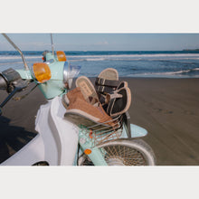 Load image into Gallery viewer, Fray Unisex Thongs