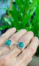 Load image into Gallery viewer, Emerald Forrest Ring Ai