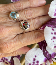 Load image into Gallery viewer, Embrace Ring Ai146P