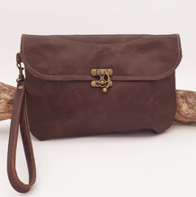 Load image into Gallery viewer, Classic Leather Clutch