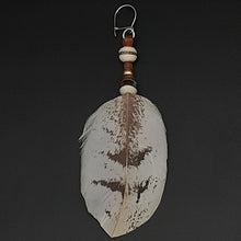 Load image into Gallery viewer, Feather Earring Single