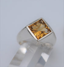 Load image into Gallery viewer, Fancy Gemset Signet style ring Ai227