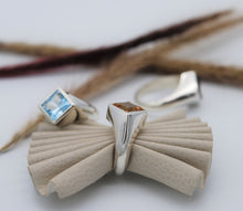 Load image into Gallery viewer, Fancy Gemset Signet style ring Ai227
