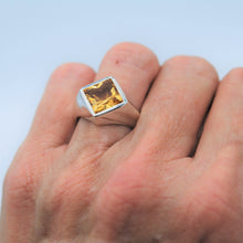Load image into Gallery viewer, Fancy Gemset Signet style ring Ai227