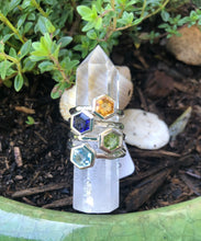 Load image into Gallery viewer, Facetted Band Ring with small Hexagon stone Ai261H