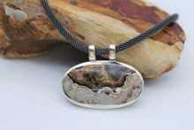 Load image into Gallery viewer, Naturescape pendants Ai63