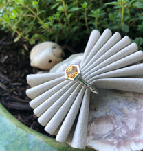 Load image into Gallery viewer, Facetted Band Ring with small Hexagon stone Ai261H