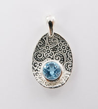 Load image into Gallery viewer, Petal pendant Ai88