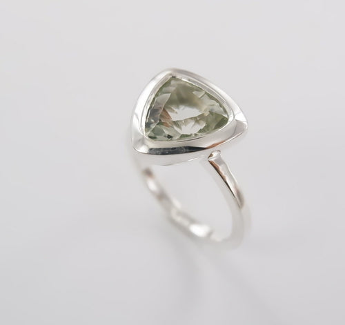 Trilliant Gemstone Rings Ai208