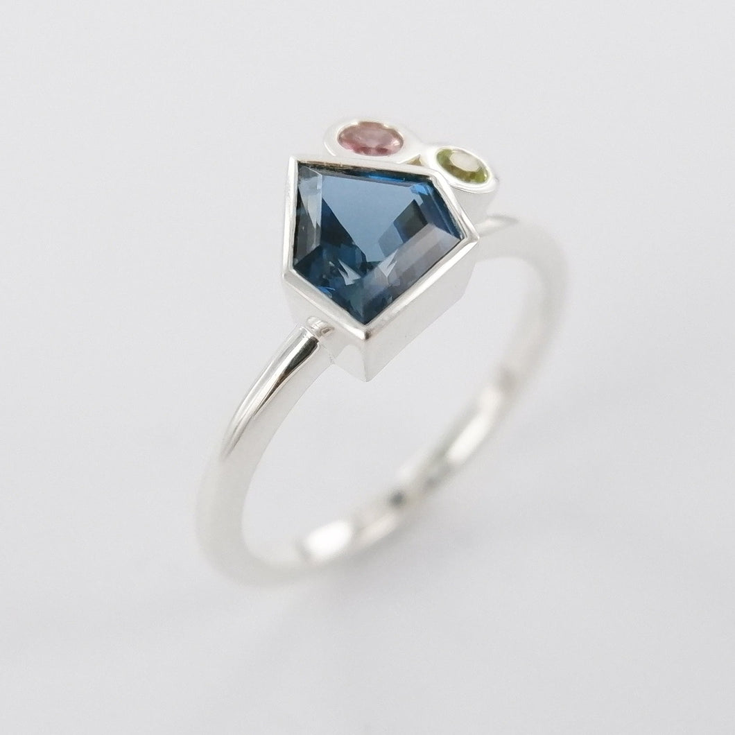 Pentagon Ring with Accents Ai262G