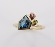 Load image into Gallery viewer, Pentagon Ring with Accents 9ct GoldAi262G