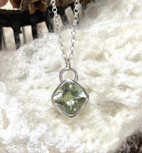Gem Pyramid pendants Ai