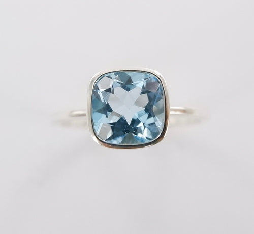 Blue Topaz Cushion Ring Ai207