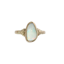 Load image into Gallery viewer, 9ct Gold &amp; Opal Ring {sz.8.5}