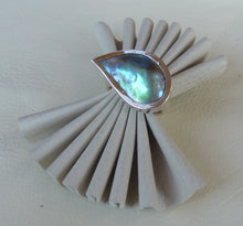 Load image into Gallery viewer, Paua Pearl Ring Ai116P