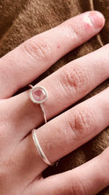 Load image into Gallery viewer, Little Rosequartz Cushion Ring Ai152