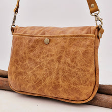 Load image into Gallery viewer, Leather Brass Clasp Bag