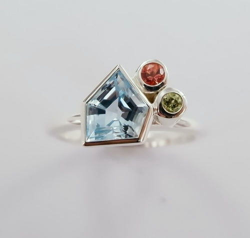 Pentagon Ring with Accents Ai262G