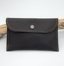 Load image into Gallery viewer, Simple Leather Purse