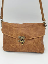 Load image into Gallery viewer, Leather Brass Clasp Bag
