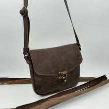 Load image into Gallery viewer, Leather Brass Clasp Bag
