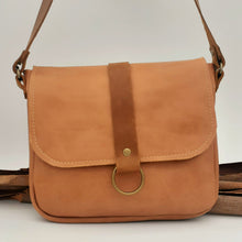 Load image into Gallery viewer, Steel Ring Clasp Leather Bag