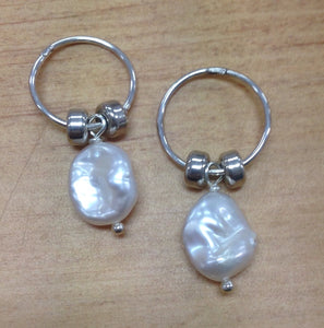 Pearl sleeper earring Ai190