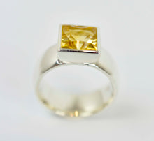 Load image into Gallery viewer, Princess cut Ring Ai134