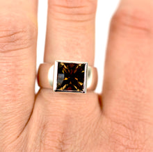 Load image into Gallery viewer, Princess cut Ring Ai134