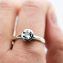 Load image into Gallery viewer, Facetted Band Ring Ai261