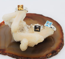 Load image into Gallery viewer, Princess cut Ring slim band  Ai134S