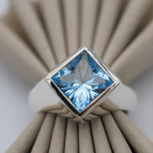 Load image into Gallery viewer, Fancy Gemset Signet style ring Ai227