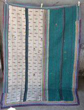 Load image into Gallery viewer, VINTAGE SARI KANTHA THROWS