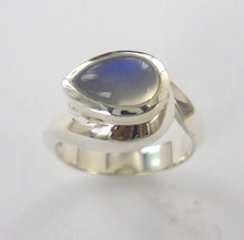 Load image into Gallery viewer, Embrace Ring Ai146P