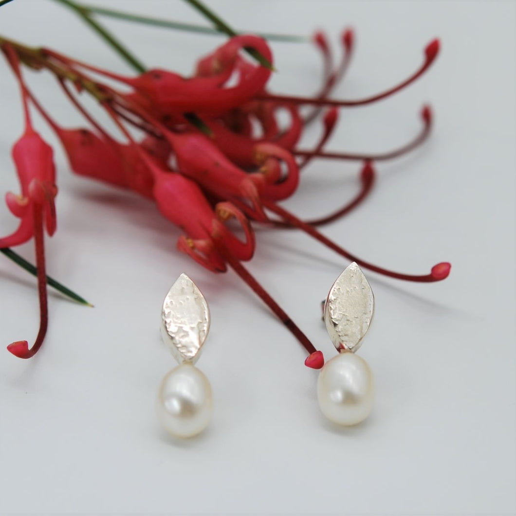 Pearl leafstud Earring Ai169