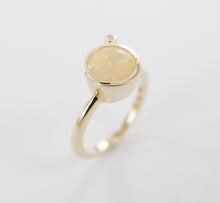 Load image into Gallery viewer, Opal &amp; Diamond gold ring Ai9