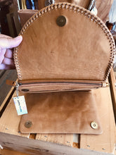Load image into Gallery viewer, Alawa Clutch