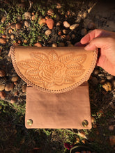Load image into Gallery viewer, Alawa Clutch Blush