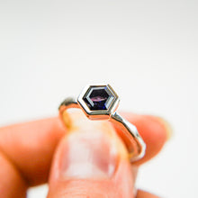 Load image into Gallery viewer, Facetted Band Ring with small Hexagon stone Ai261H