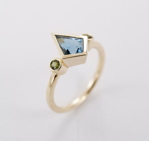 Kite Ring with London Blue Topaz Ai290L