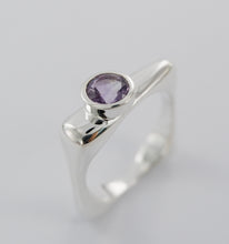 Load image into Gallery viewer, Flat Top Ring with Gems Ai104