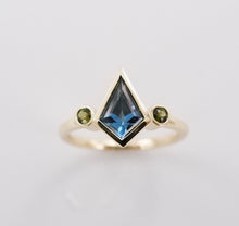 Load image into Gallery viewer, Kite Ring with London Blue Topaz Ai290L