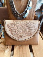 Load image into Gallery viewer, Alawa Clutch