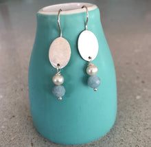 Load image into Gallery viewer, Pad &amp; Pearl Earring Ai180