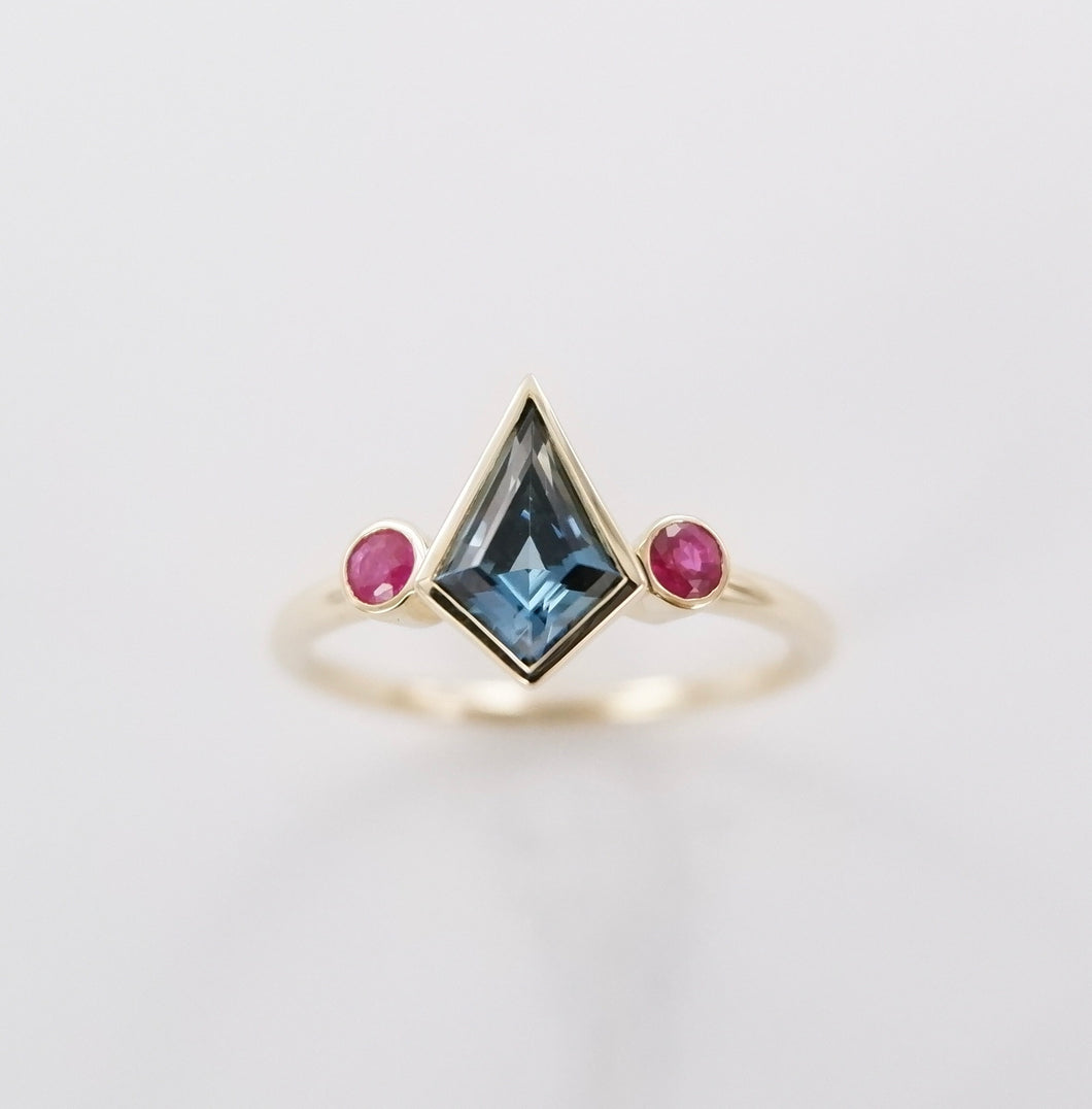 Kite Ring with London Blue Topaz Ai290L