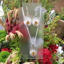 Load image into Gallery viewer, Petal Earrings Ai174