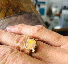 Load image into Gallery viewer, Opal &amp; Diamond gold ring Ai9