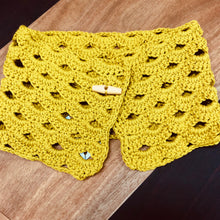 Load image into Gallery viewer, Ai Crochet Vintage Button scarf